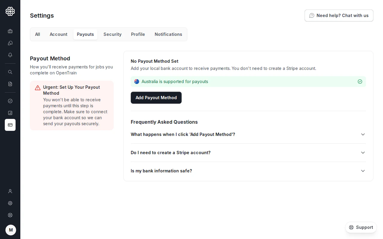 Die Seite OpenTrain AI Trainer Settings (Einstellungen) mit dem vor der Einrichtung ausgewählten Tab Payouts (Auszahlungen), die das Banner Urgent: Set Up Your Payout Method (Dringend: Auszahlungsmethode einrichten), die Karte No Payout Method Set (Keine Auszahlungsmethode festgelegt), die Bestätigungszeile für unterstützte Länder, den Button Add Payout Method (Auszahlungsmethode hinzufügen) und die FAQ-Akkordeons darunter zeigt.