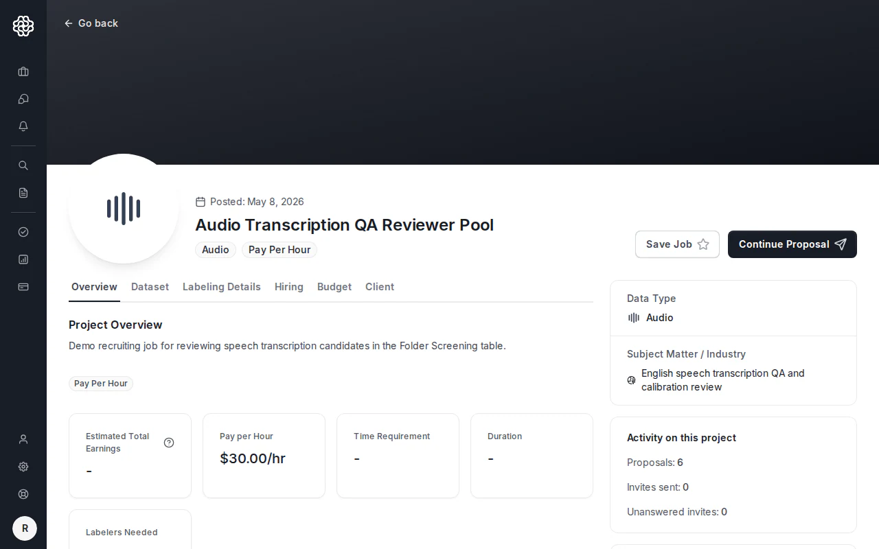 AI trainer-Jobdetailseite, die ein Inserat für einen „Audio Transcription QA Reviewer Pool“, Budgetdetails, Job-Tabs, eine Schaltfläche „Save Job“ (Job speichern) und eine Schaltfläche „Continue Proposal“ (Vorschlag fortsetzen) zeigt, die verwendet wird, um den Ablauf für den Vorschlag zu öffnen.